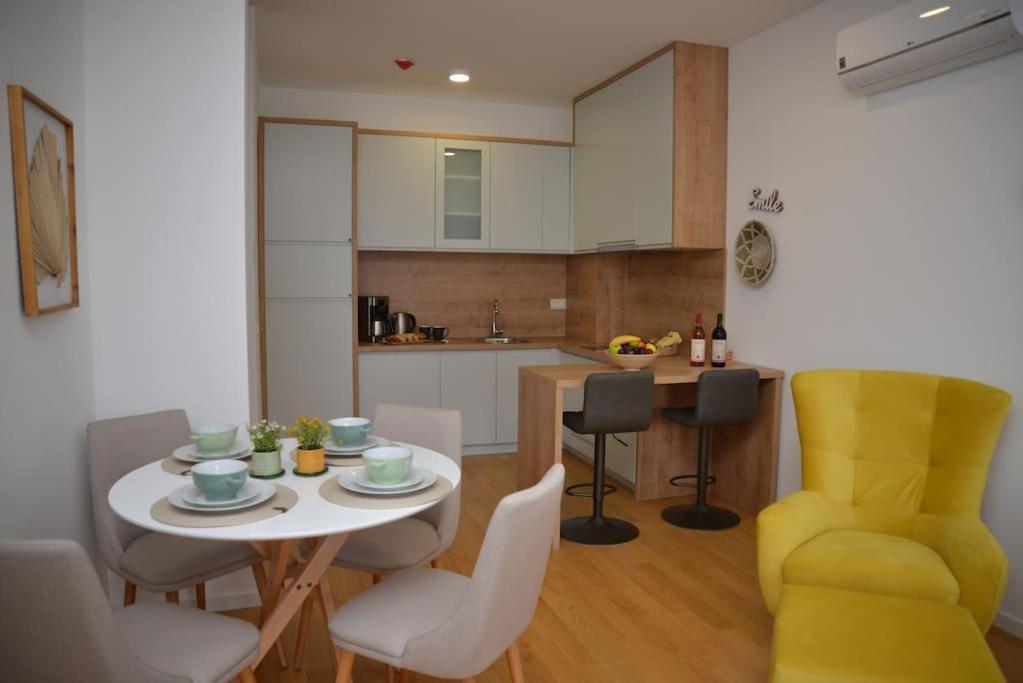 شقة Design Flat With Impressive Boka Bay View كوتور المظهر الخارجي الصورة