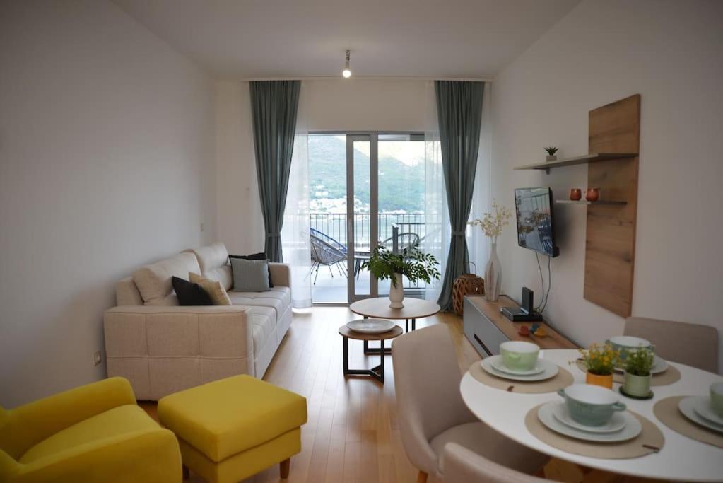 شقة Design Flat With Impressive Boka Bay View كوتور المظهر الخارجي الصورة